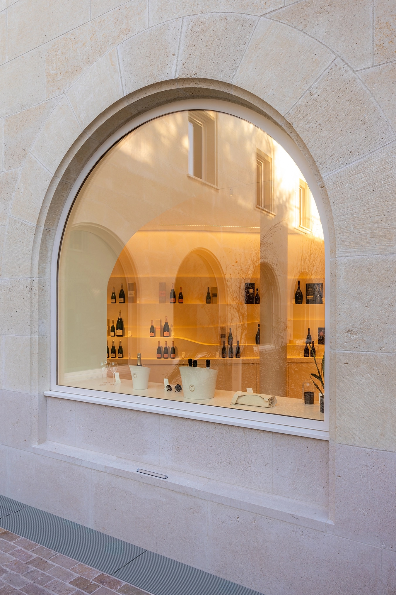 Cloître arboré et jardin intérieur du 3 rue du Marc