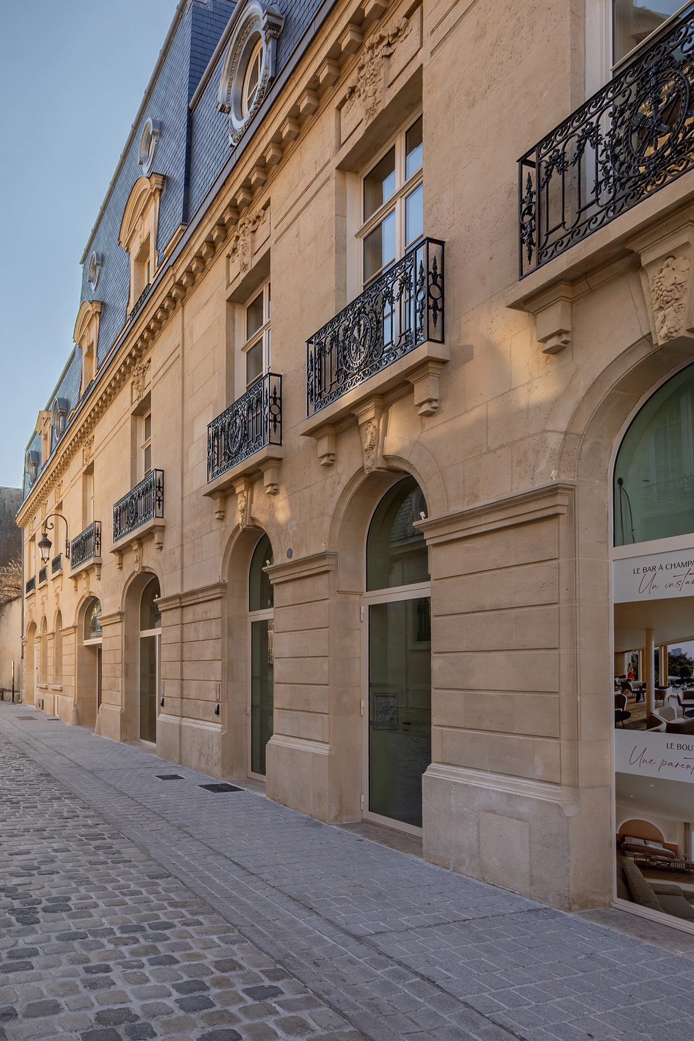Cloître arboré et jardin intérieur du 3 rue du Marc